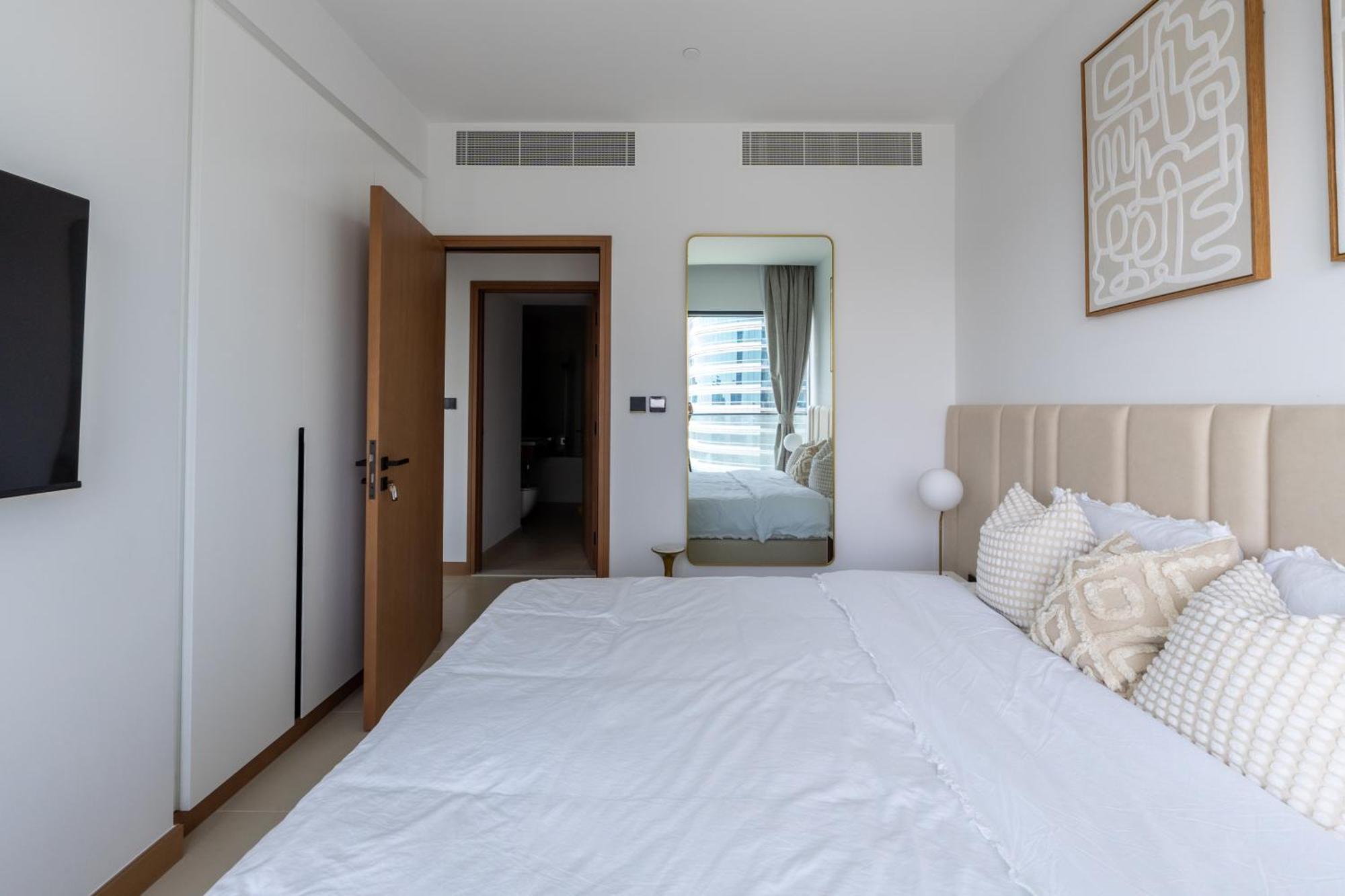 Vida Marina & Yacht Club 2 Bed With Beautiful View * Dubai